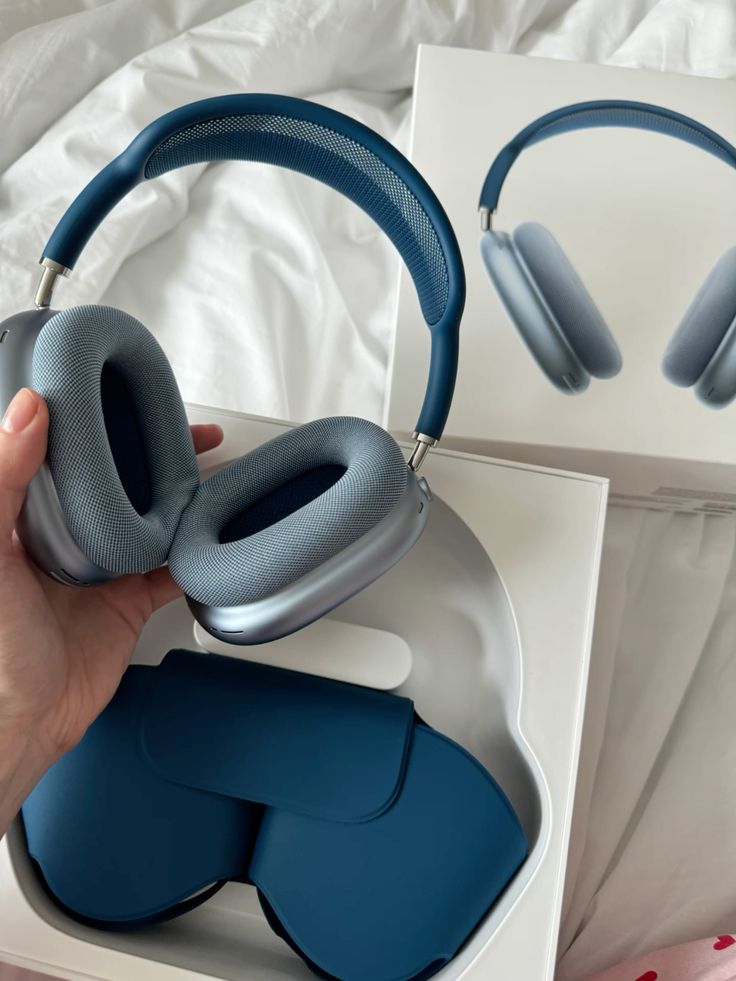 P9 Wireless On-Ear Headphones