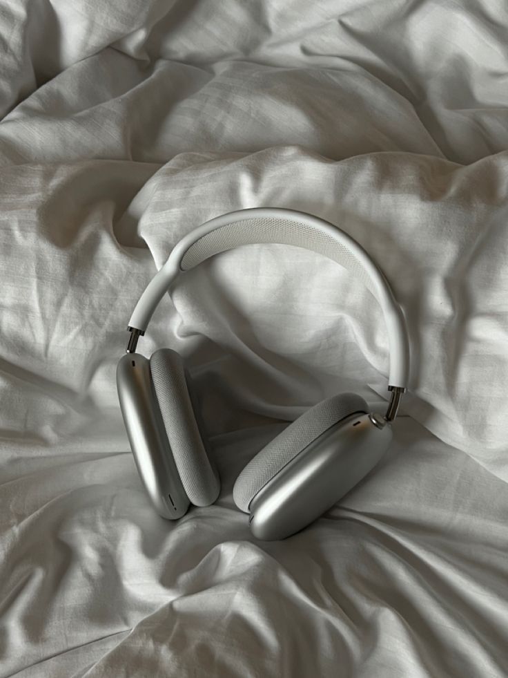 P9 Wireless On-Ear Headphones