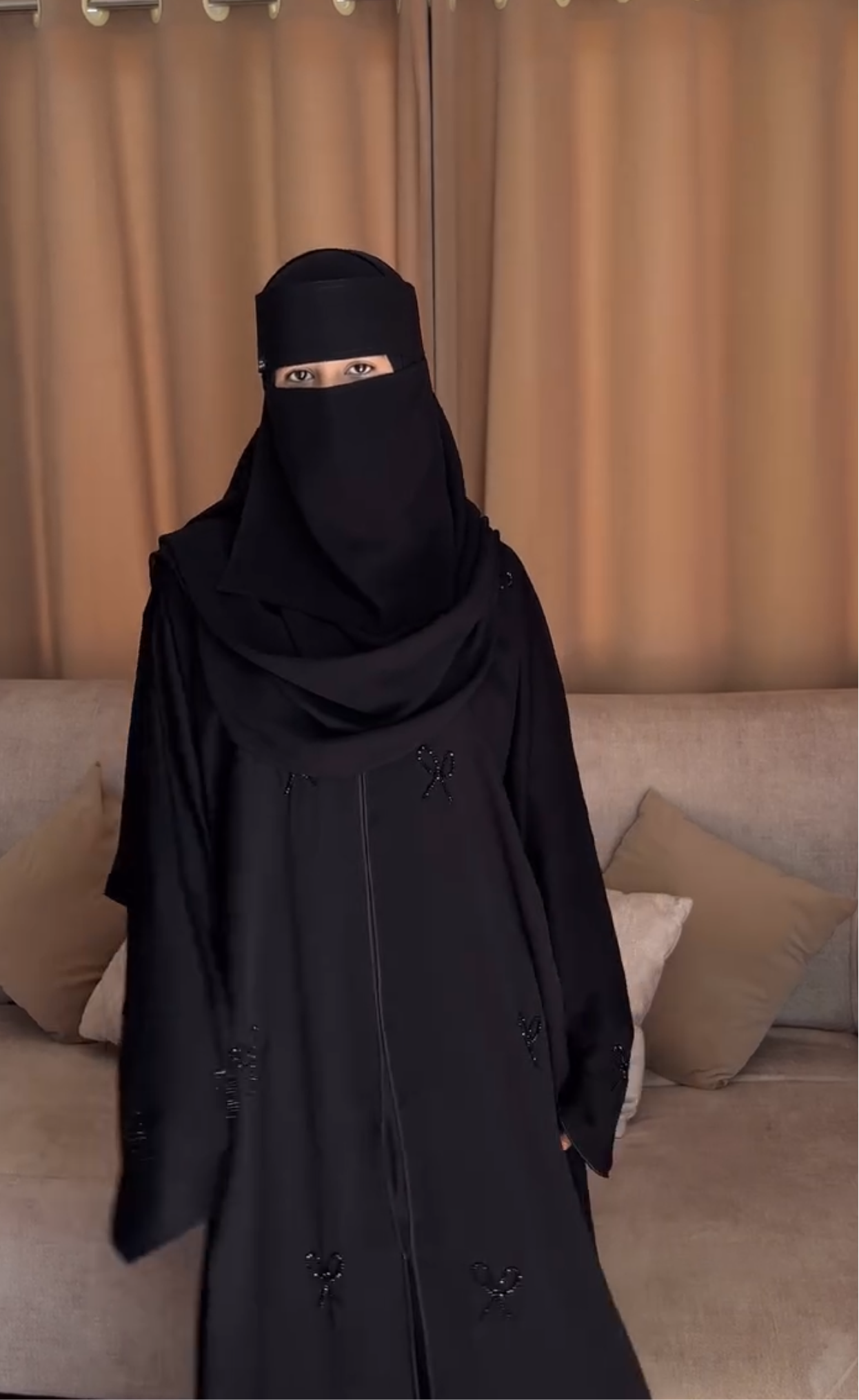 Premium Handwork Bow Abaya