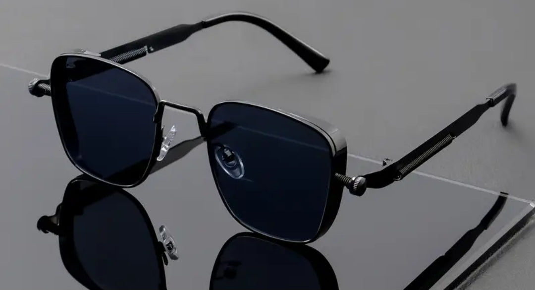 Stylish Oval Fashion Glasses with Retro Metal
